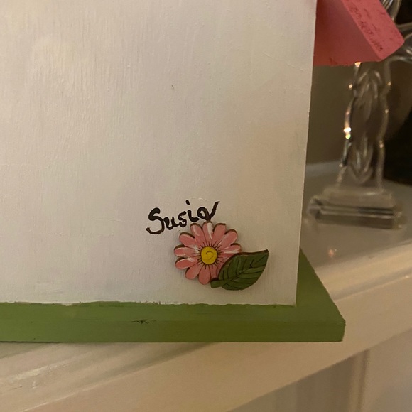 Never to early to prepare for SPRING 🌸Handpainted decorative birdhouse.  NWT. - Picture 8 of 8